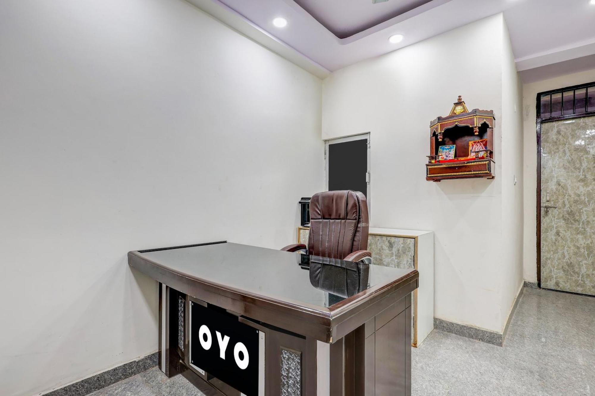 Hotel O Govind Residency Nuova Delhi Esterno foto