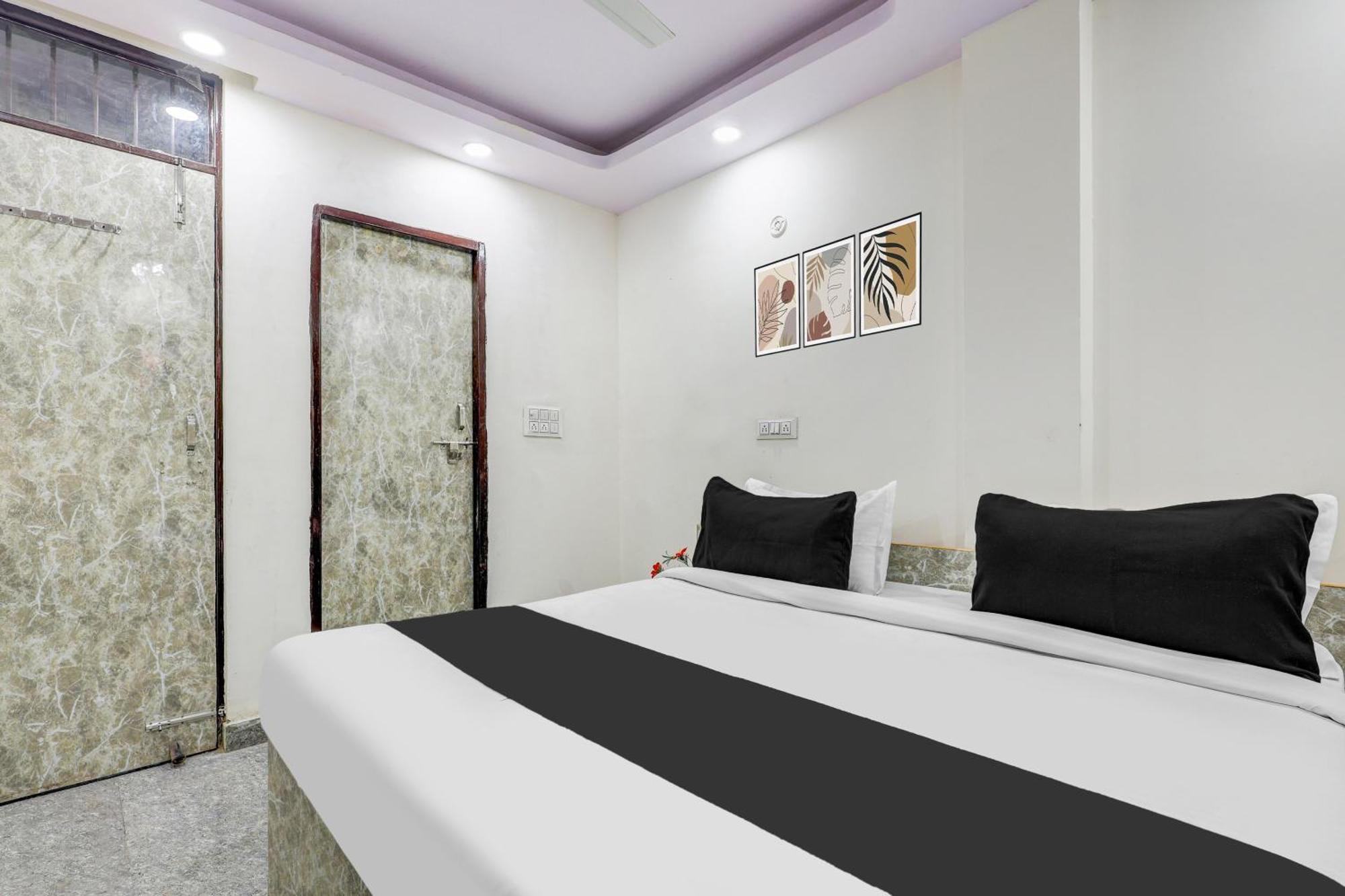 Hotel O Govind Residency Nuova Delhi Esterno foto