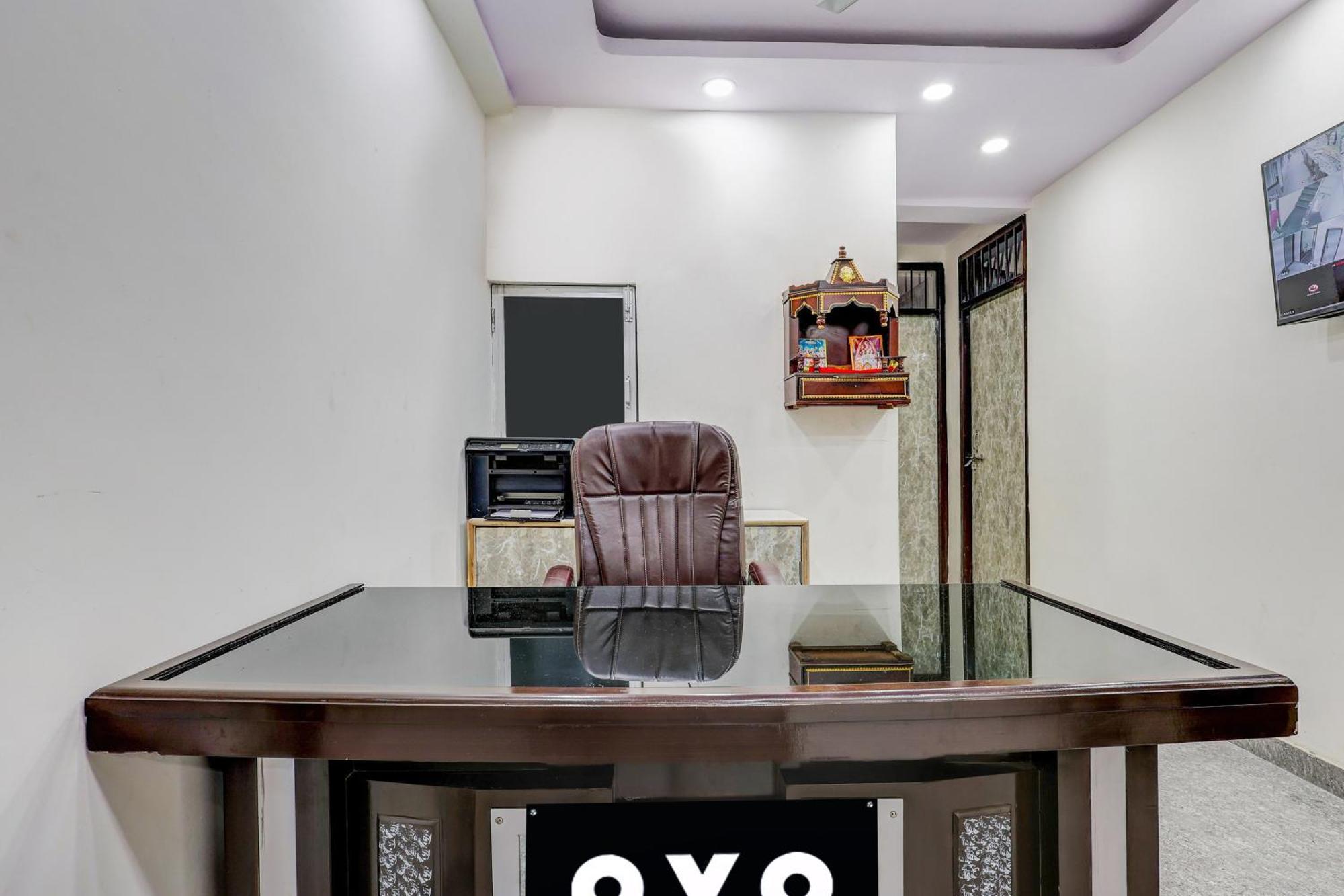 Hotel O Govind Residency Nuova Delhi Esterno foto