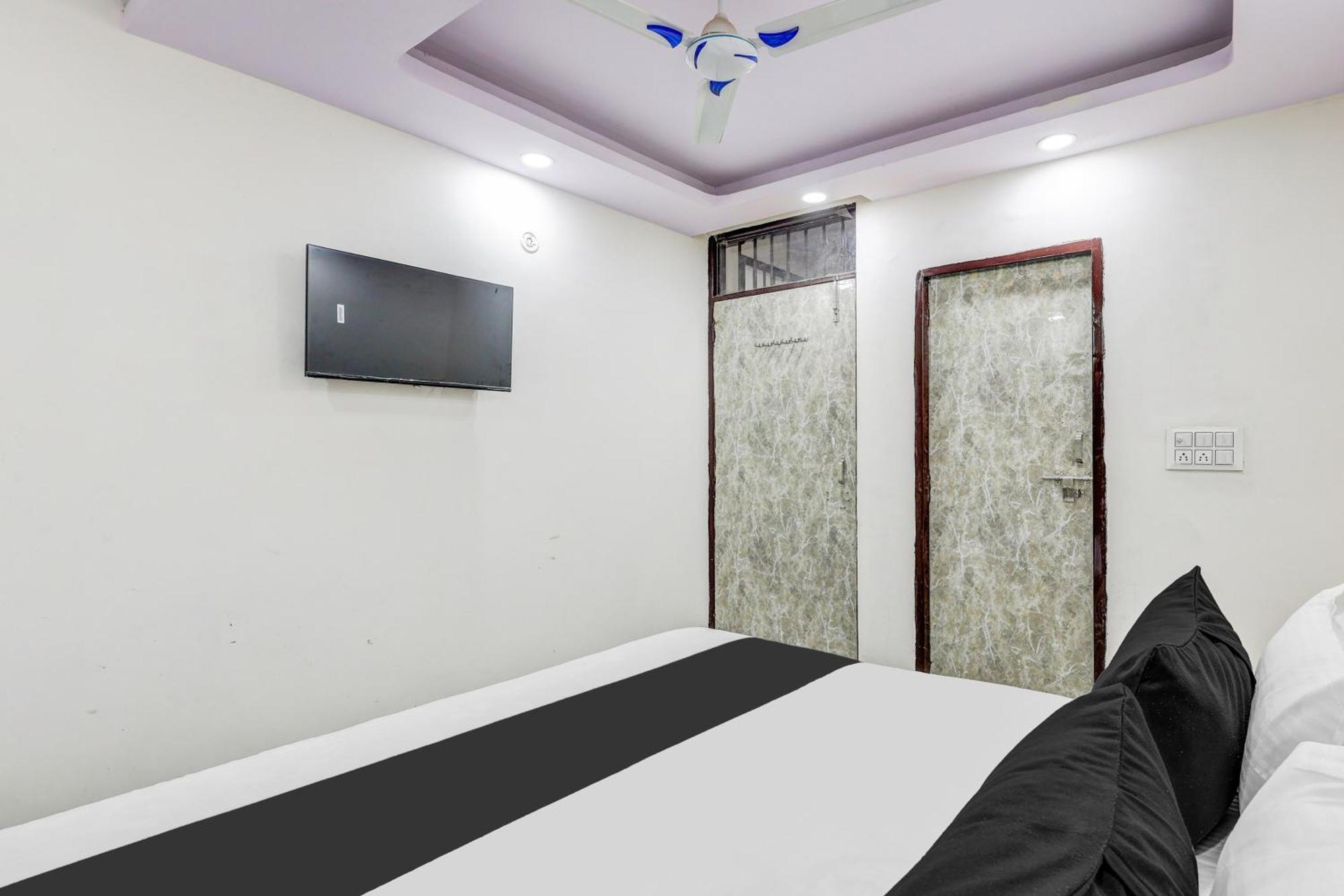 Hotel O Govind Residency Nuova Delhi Esterno foto