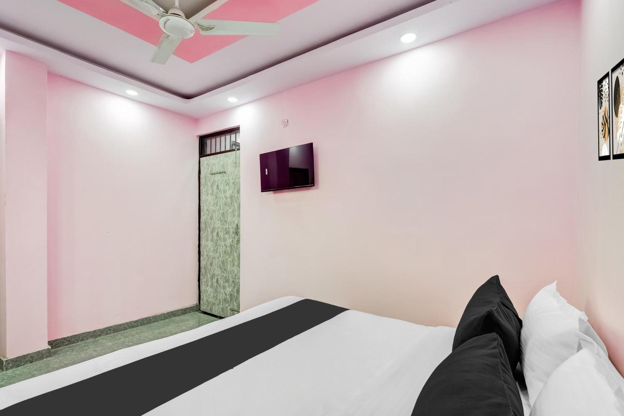 Hotel O Govind Residency Nuova Delhi Esterno foto