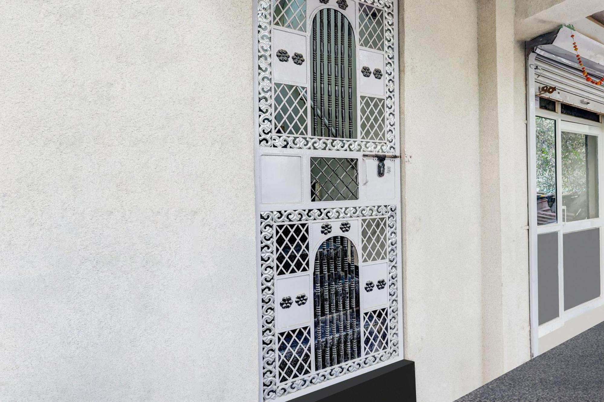 Hotel O Govind Residency Nuova Delhi Esterno foto